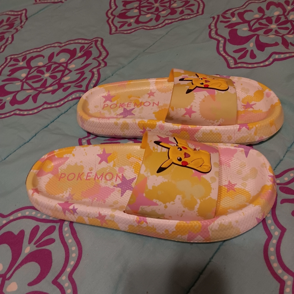 Pokémon 🎃 Pikachu sandals 9